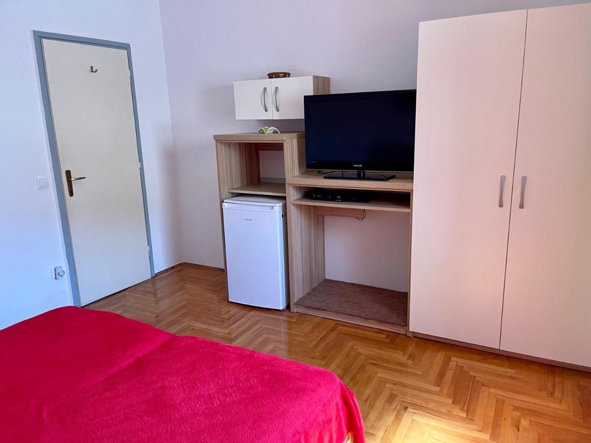 Rooms & Apartments Tepsa - Centre Хвар Экстерьер фото