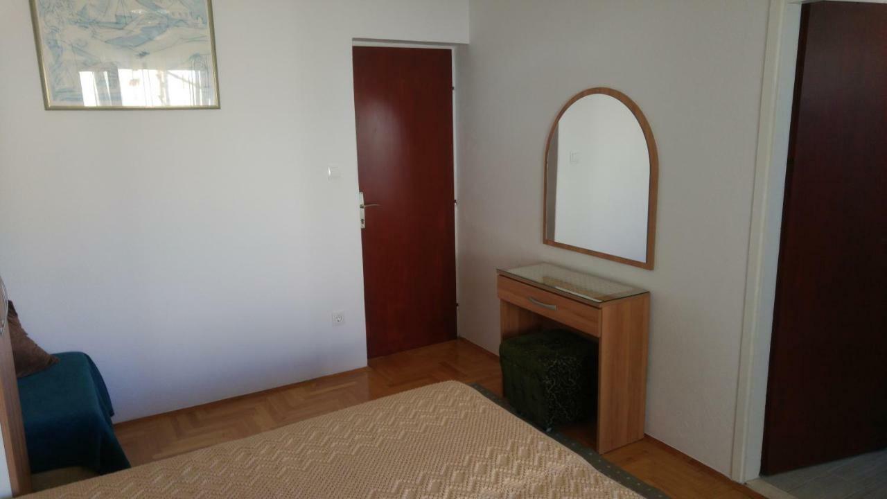 Rooms & Apartments Tepsa - Centre Хвар Экстерьер фото